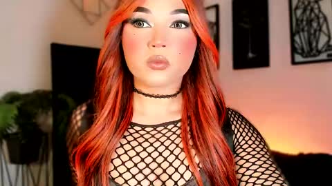 miss_zz online show from June 7, 3:05 pm