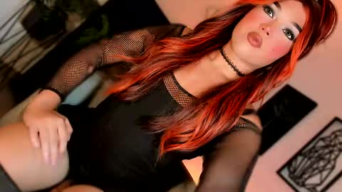 miss_zz online show from June 8, 3:56 pm