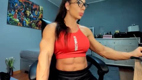 Snapshot of missale chatting on November 29, 9:51 pm Alesyamuscledoll online show from November 29, 9:51 pm