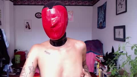 Snapshot of missanarky chatting on February 5, 9:50 pm Anarkitten online show from February 5, 9:50 pm