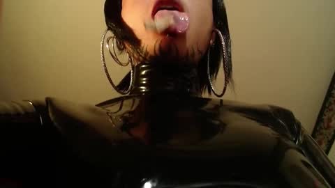 Snapshot of missanarky chatting on October 21, 9:48 pm Anarkitten online show from October 21, 9:48 pm