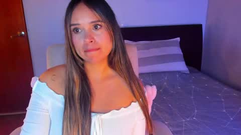 Snapshot of missblackdiamond chatting on May 23, 1:11 am valentina andrea online show from May 23, 1:11 am