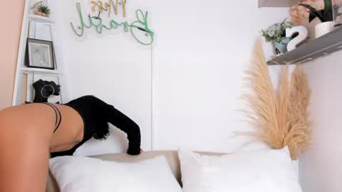 Snapshot of missbrasil_ chatting on June 20, 12:08 pm Sara Vanegas online show from June 20, 12:08 pm
