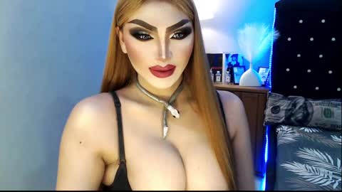Snapshot of misschannel4sub chatting on January 8, 9:44 pm PRIESTESS CHANNEL online show from January 8, 9:44 pm