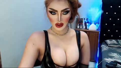 Snapshot of misschannel4sub chatting on January 9, 11:34 pm PRIESTESS CHANNEL online show from January 9, 11:34 pm