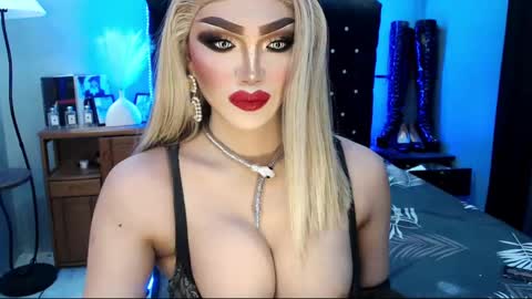 Snapshot of misschannel4sub chatting on January 19, 9:34 pm PRIESTESS CHANNEL online show from January 19, 9:34 pm