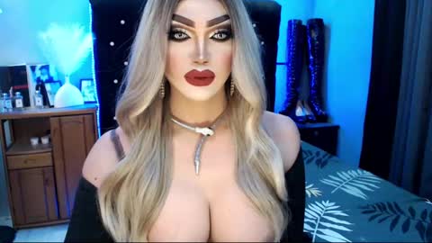Snapshot of misschannel4sub chatting on February 1, 1:34 am PRIESTESS CHANNEL online show from February 1, 1:34 am