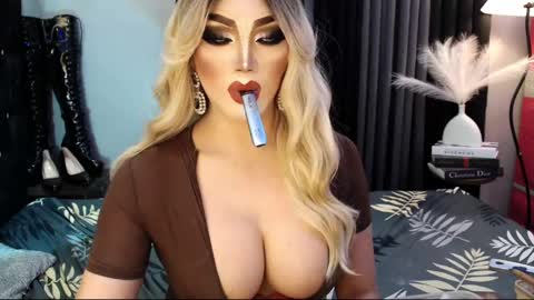 Snapshot of misschannel4sub chatting on March 3, 6:33 pm PRIESTESS CHANNEL online show from March 3, 6:33 pm