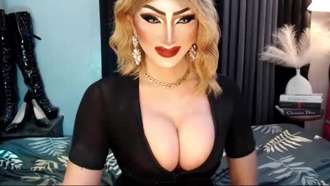 Snapshot of misschannel4sub chatting on September 27, 12:48 am PRIESTESS CHANNEL online show from September 27, 12:48 am