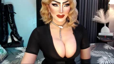 Snapshot of misschannel4sub chatting on October 1, 11:33 pm PRIESTESS CHANNEL online show from October 1, 11:33 pm