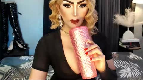 Snapshot of misschannel4sub chatting on October 29, 10:44 pm PRIESTESS CHANNEL online show from October 29, 10:44 pm