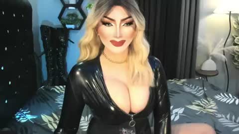 PRIESTESS CHANNEL online show from June 22, 7:00 pm