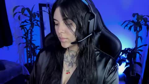 Missy Charlottte.  Hey remember to give me a thumbs up ty online show from November 29, 3:09 am