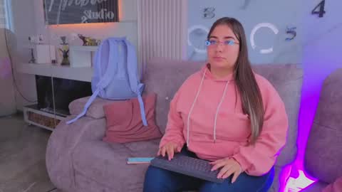 Snapshot of misscheelsee_as chatting on April 10, 1:49 pm misscheelsee_as online show from April 10, 1:49 pm