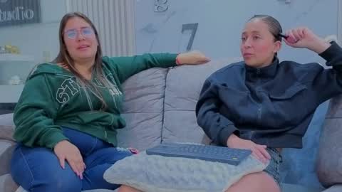 Snapshot of misscheelsee_as chatting on May 7, 1:38 pm misscheelsee_as online show from May 7, 1:38 pm