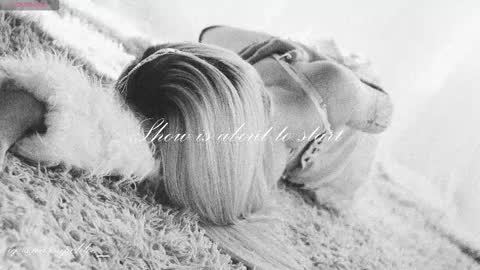 Snapshot of misschloe__ chatting on October 23, 11:24 pm Chloe freelance model Please your thumbs up are important online show from October 23, 11:24 pm