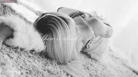 Snapshot of misschloe__ chatting on October 30, 11:49 pm Chloe freelance model Please your thumbs up are important online show from October 30, 11:49 pm