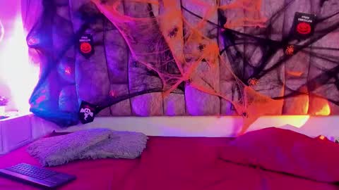 Snapshot of missdahlia_ chatting on October 24, 2:57 pm dahlia online show from October 24, 2:57 pm