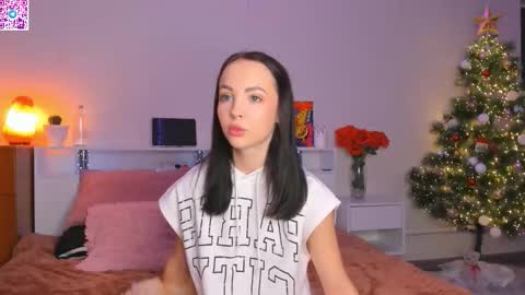 Snapshot of misseliss chatting on December 17, 9:54 pm Hello dear my name Elisa online show from December 17, 9:54 pm