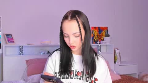 Snapshot of misseliss chatting on March 7, 5:43 pm Hello dear my name Elisa online show from March 7, 5:43 pm