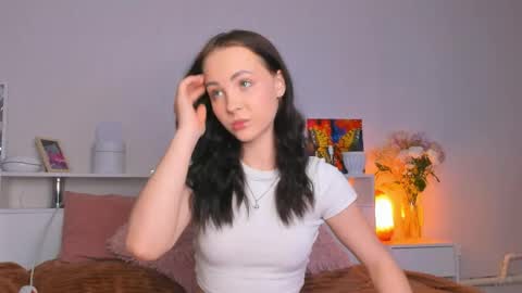 Snapshot of misseliss chatting on April 17, 9:07 pm Hello dear my name Elisa online show from April 17, 9:07 pm
