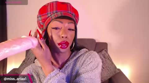 Emilie Diaz online show from June 20, 2:20 pm