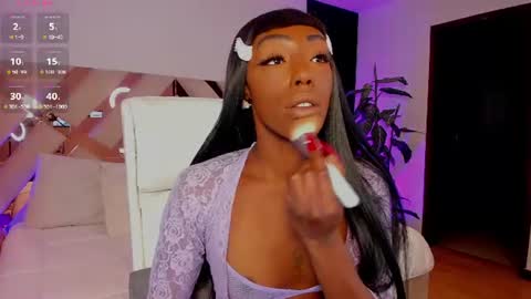Emilie Diaz online show from June 29, 12:05 pm