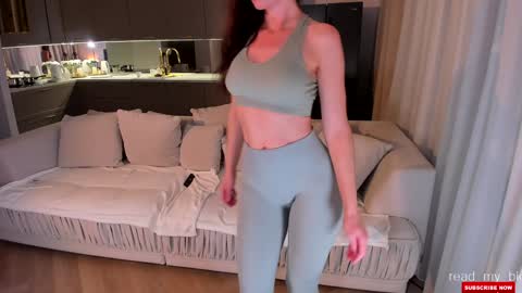 Lauren online show from November 18, 9:03 am