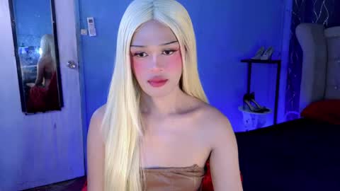 im your queen steffie online show from April 1, 12:55 am