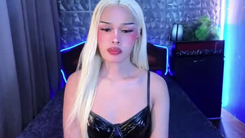 im your queen steffie online show from July 3, 11:49 am