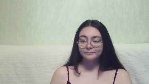 Snapshot of missis_mona chatting on January 8, 3:40 am missis mona online show from January 8, 3:40 am