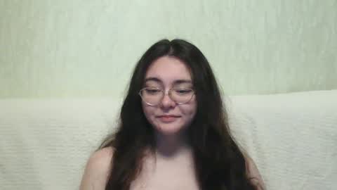 Snapshot of missis_mona chatting on January 9, 4:39 pm missis mona online show from January 9, 4:39 pm