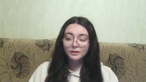 Snapshot of missis_mona chatting on February 24, 2:19 am missis mona online show from February 24, 2:19 am