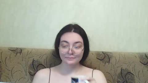 missis mona online show from March 25, 8:20 am