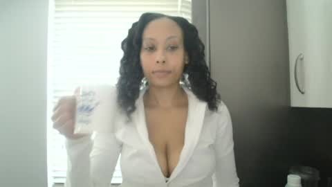 Snapshot of missjasmineuk23 chatting on July 3, 9:05 am MissJasmineUK online show from July 3, 9:05 am