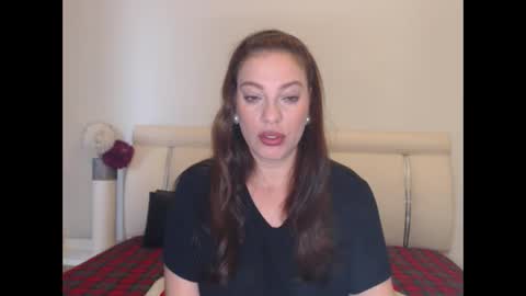 Khloe online show from February 28, 8:04 am