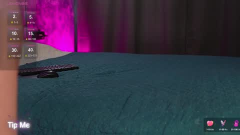 misskristel online show from December 24, 7:28 am