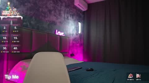 misskristel online show from December 25, 4:43 pm