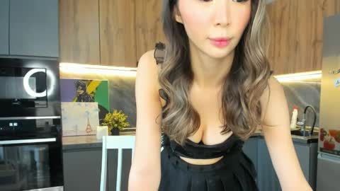 Snapshot of missliiaa chatting on April 6, 8:04 am Aiza my last streams til Dec 8 online show from April 6, 8:04 am