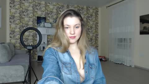 MissLi online show from February 14, 8:05 pm