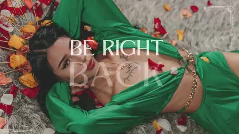 Snapshot of misslinda_ chatting on February 5, 8:43 am Linda online show from February 5, 8:43 am