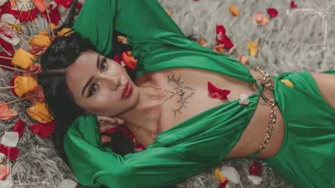 Snapshot of misslinda_ chatting on February 22, 8:40 am Linda online show from February 22, 8:40 am