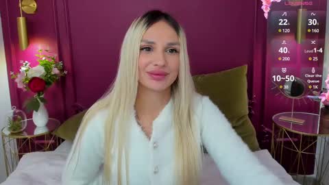 Snapshot of misslou_ chatting on February 26, 12:58 pm Lou online show from February 26, 12:58 pm