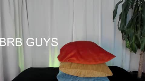 Snapshot of misslynn_ chatting on February 18, 7:32 am i am lyn online show from February 18, 7:32 am