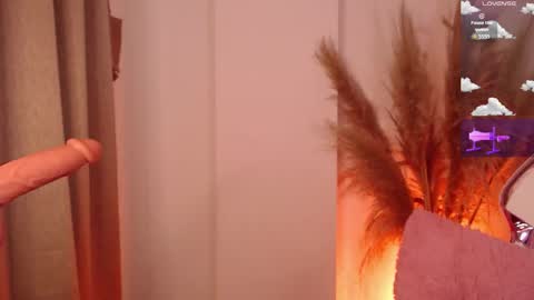Snapshot of missmariana_ chatting on September 19, 12:02 am missmariana_ online show from September 19, 12:02 am