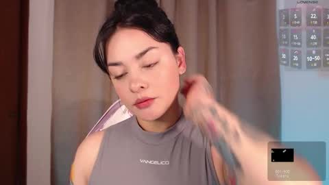 Snapshot of missmariana_ chatting on September 27, 12:04 am missmariana_ online show from September 27, 12:04 am