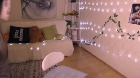 Snapshot of missmelons_ chatting on November 11, 2:39 pm Li online show from November 11, 2:39 pm