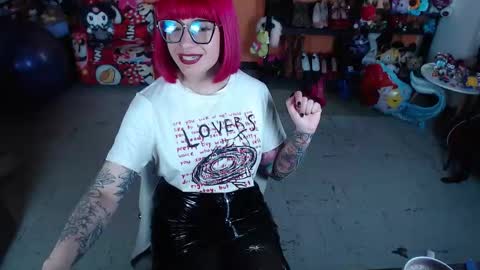 Miss Mia online show from November 26, 9:27 pm