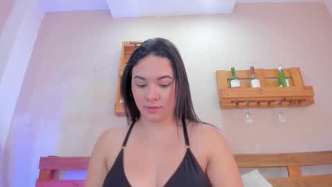 Mia  online show from January 10, 11:45 am