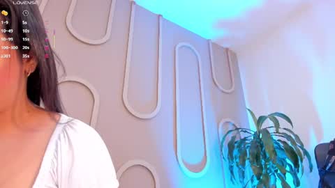 Snapshot of missmiaa_ chatting on June 27, 11:59 am Mia online show from June 27, 11:59 am